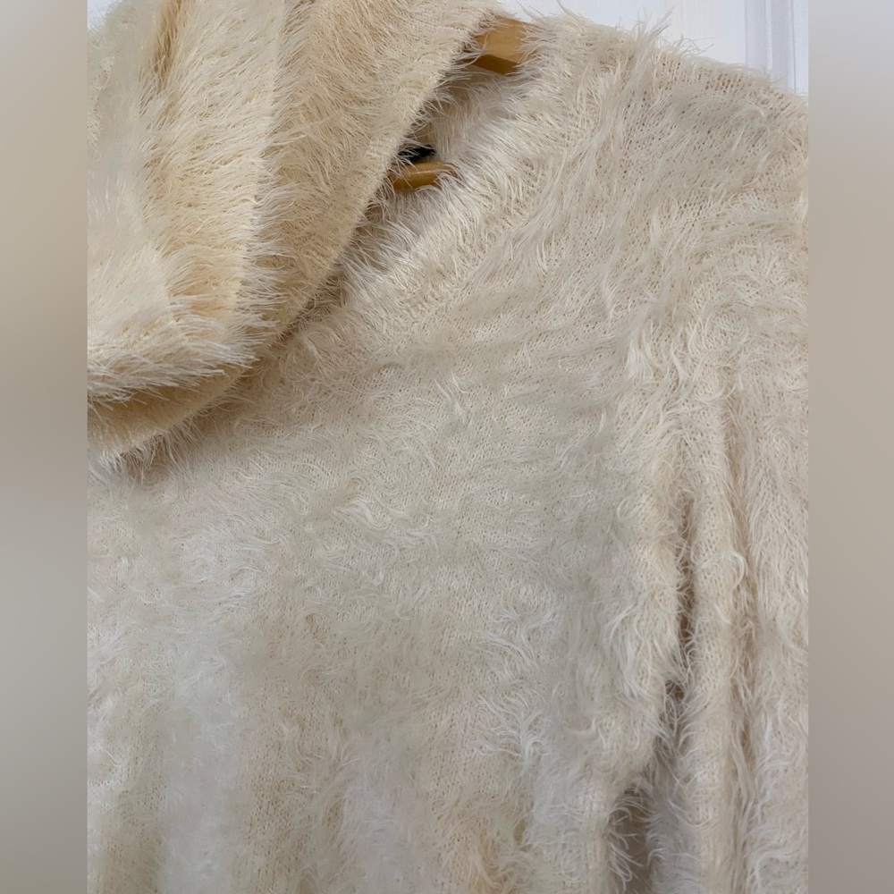 Cyrus Sweater - Picture 2 of 6